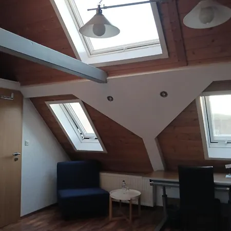 Stadthotel Am Adenauerplatz Марктхайденфельд