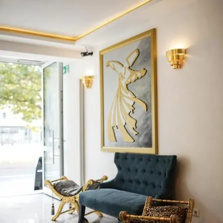 Stadthotel Am Adenauerplatz Отель *