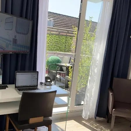 Stadthotel Am Adenauerplatz Марктхайденфельд
