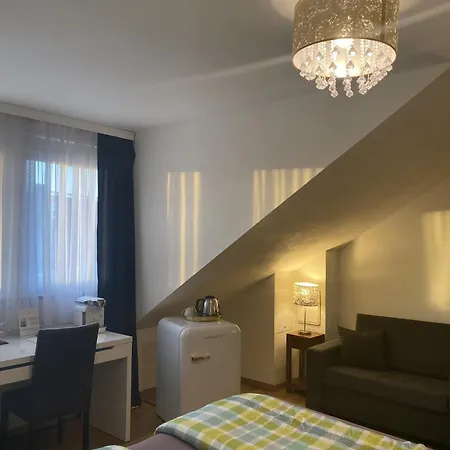 Stadthotel Am Adenauerplatz