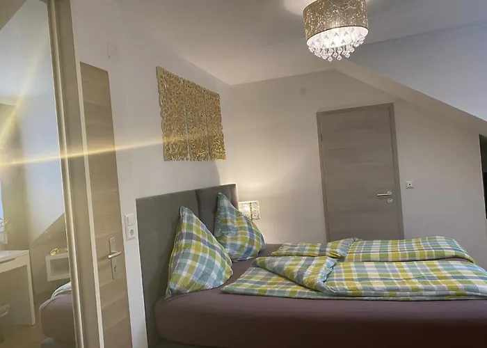 Stadthotel Am Adenauerplatz Hotel *