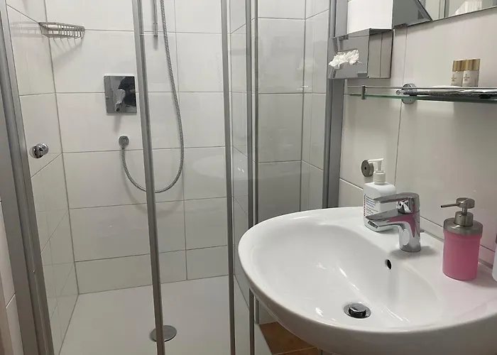 Hotel Stadthotel Am Adenauerplatz *